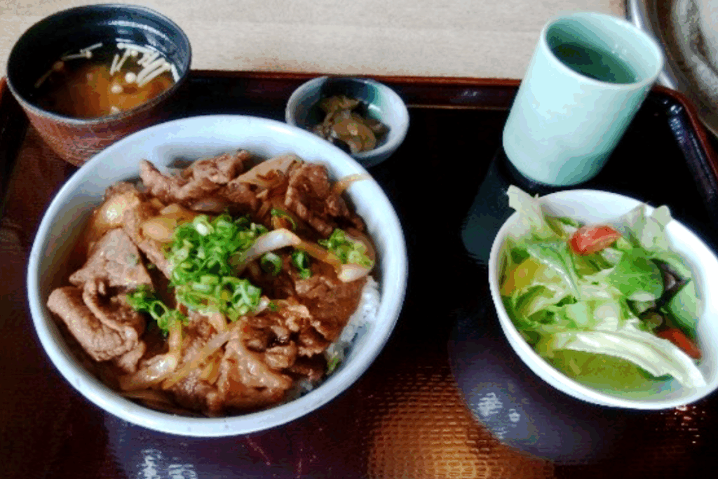 焼肉丼　1,500円(税込) 単品1,200円
