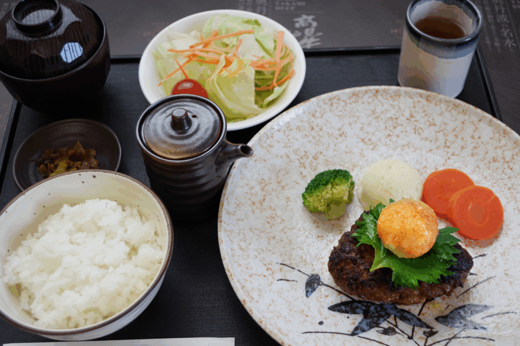 おろしハンバーグ定食　1,600円(税込)
